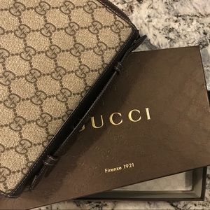 💯 Authentic Oversized Gucci Wallet // Clutch